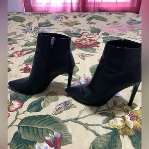 Nine West Black boots 8. Preowned
